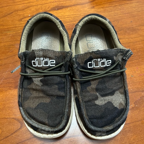 Toddler boy heydudes - Picture 1 of 7